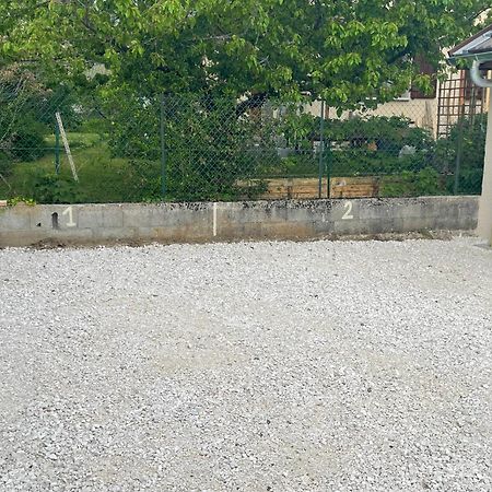 Jardin Prive 2 Bed & Breakfast La Ravoire Luaran gambar