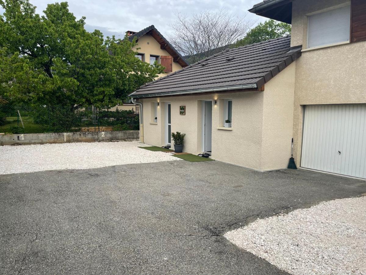 Jardin Prive 2 Bed & Breakfast La Ravoire Luaran gambar